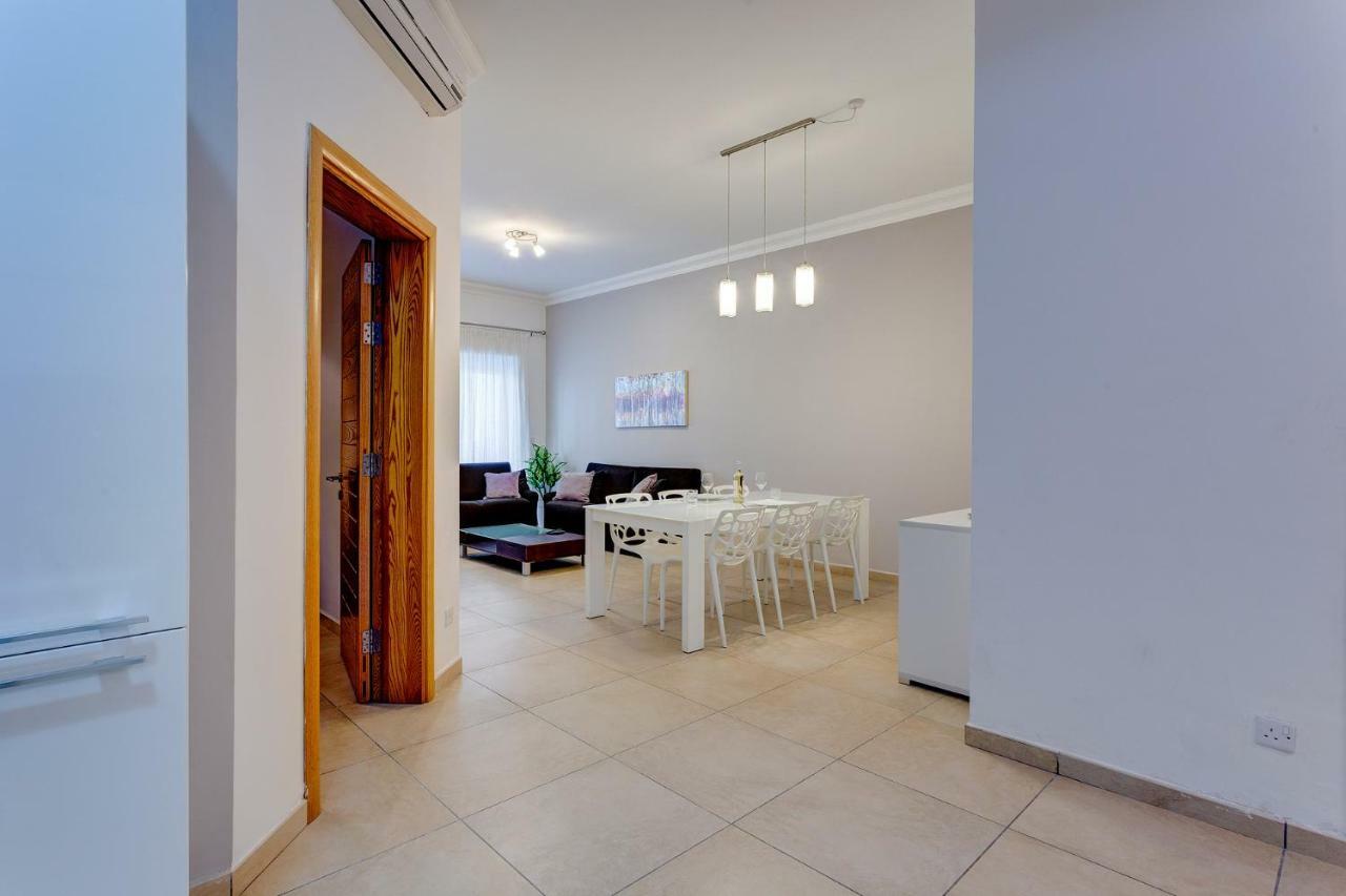 Gorgeous Apartment With Terrace In Fort Cambridge, Pool Σλιέμα Εξωτερικό φωτογραφία
