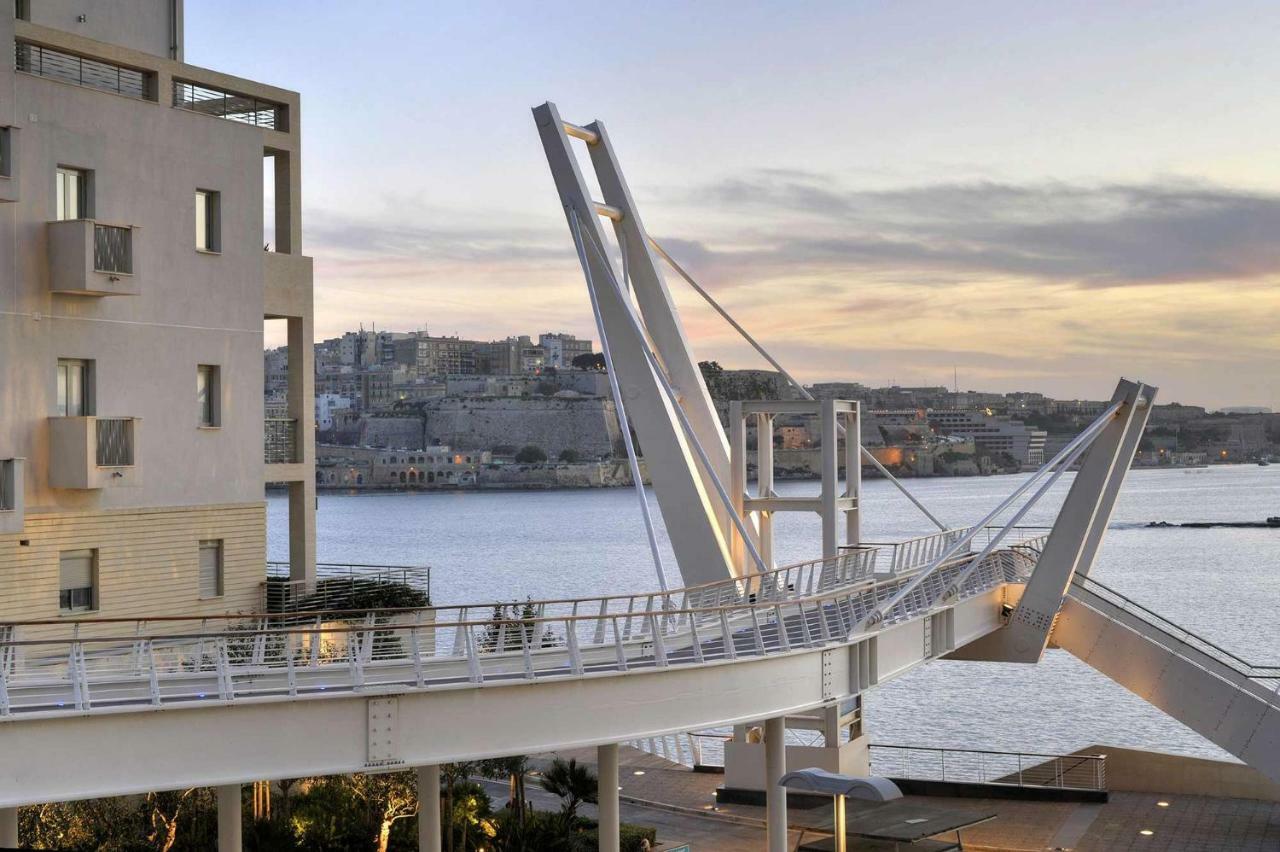 Gorgeous Apartment With Terrace In Fort Cambridge, Pool Σλιέμα Εξωτερικό φωτογραφία