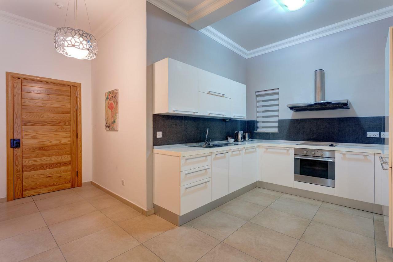 Gorgeous Apartment With Terrace In Fort Cambridge, Pool Σλιέμα Εξωτερικό φωτογραφία