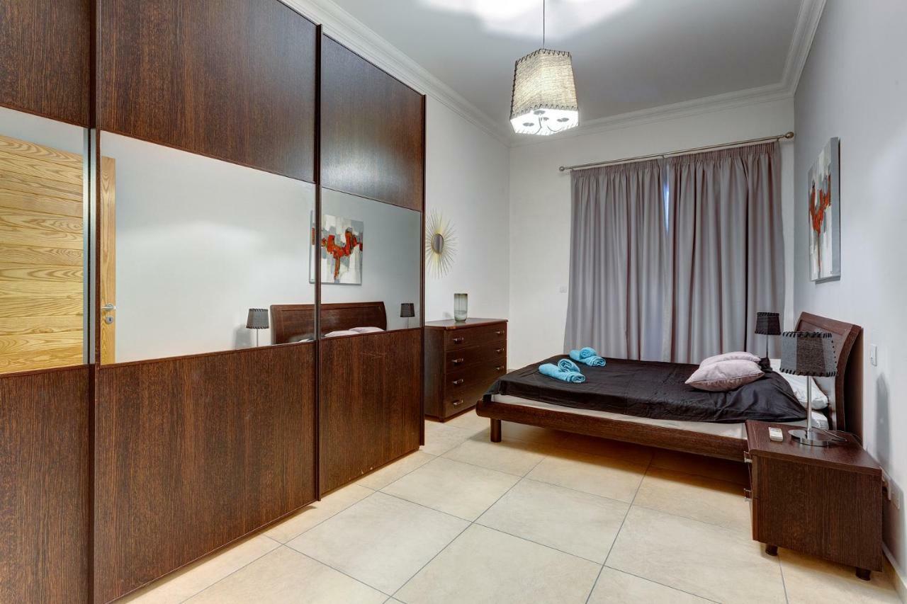 Gorgeous Apartment With Terrace In Fort Cambridge, Pool Σλιέμα Εξωτερικό φωτογραφία